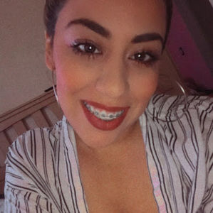 Meet your Posher, Yaneli